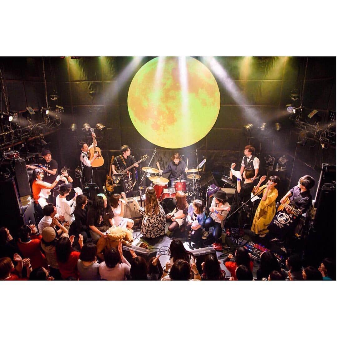 星羅のインスタグラム：「🍅 ・ ・ ・ キセキノトマトズ🍅紅白歌合戦 ありがとうございました！  楽しかったのと同時に 急に押し寄せる年末感・・・ うひゃあ(*´﹃｀*)」