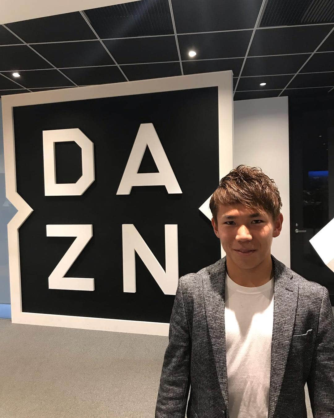 金子翔太さんのインスタグラム写真 - (金子翔太Instagram)「#初解説 #DAZN #桑原さん #プレミアリーグ#アーセナル #バーンリー #楽しかった #似顔絵 #エジル #力作」12月23日 14時01分 - kanekoshota30