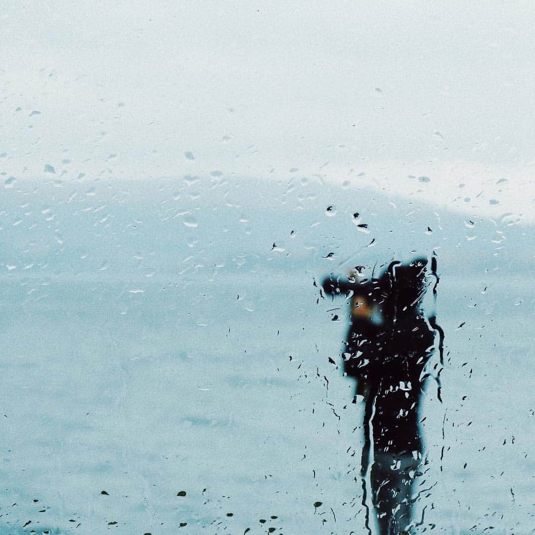 janskeのインスタグラム：「I like people who smile when it’s raining • ♥ •」