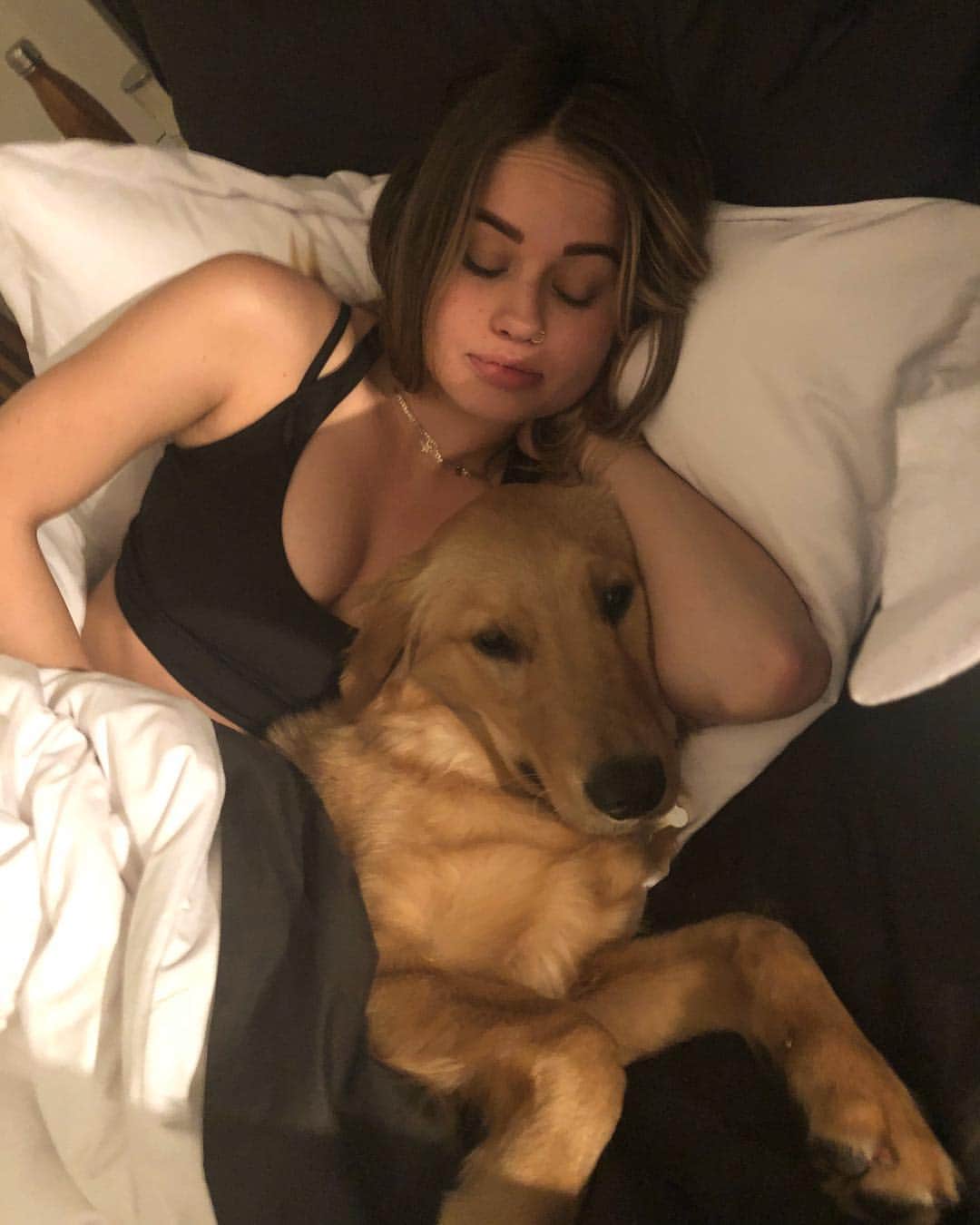 デビー・ライアンのインスタグラム：「little spoon 🥰」