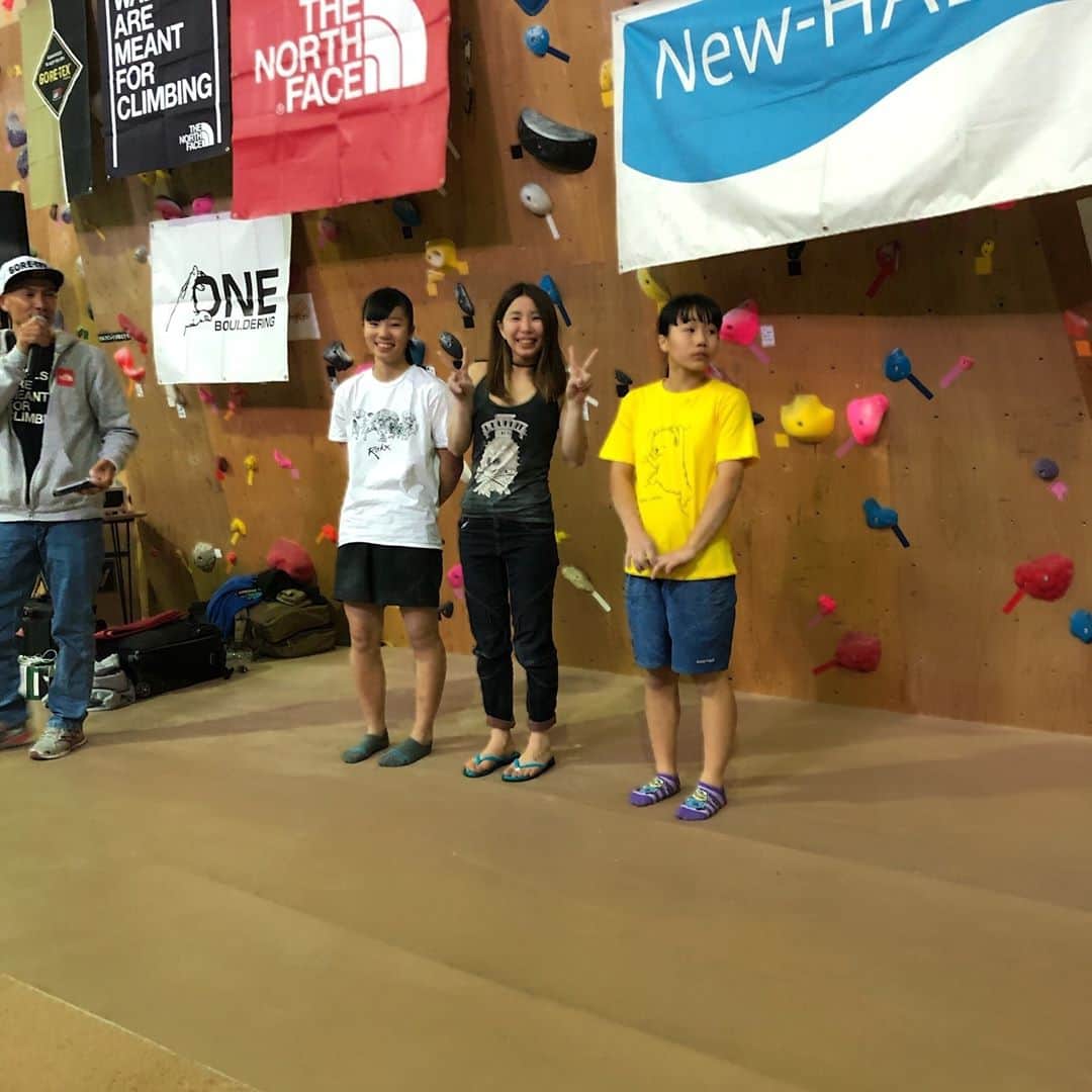 川端彰子さんのインスタグラム写真 - (川端彰子Instagram)「@thenorthfacecup の予選会を @climbingjam でアングラの皆と戦ってきましたー😆  静岡ついて早々、何かのアレルギーで顔パンパンに腫れて洗礼受けつつ序盤は力んでてこずってもしかしてヤバい？感出てたけど、最後は7完で予選2位通過でしたー(5人しかいないけどw  本戦は強傾斜特訓して、頑張りまーす🔥 あのんちゃんは全完かましてました(強！) 🎥 @minoru__aoki ありがとうございます🙇‍♀️ ＿＿＿＿＿＿＿＿＿＿＿＿ @up.athlete  #clife #CLR  #clifelaboresearchers #thenorthfacecup2019 #thenorthface  #onebouldering  #boulderingcompetition  #bouldering  #ボルダリンジムunderground」12月23日 10時35分 - akiko_kawabata_ha