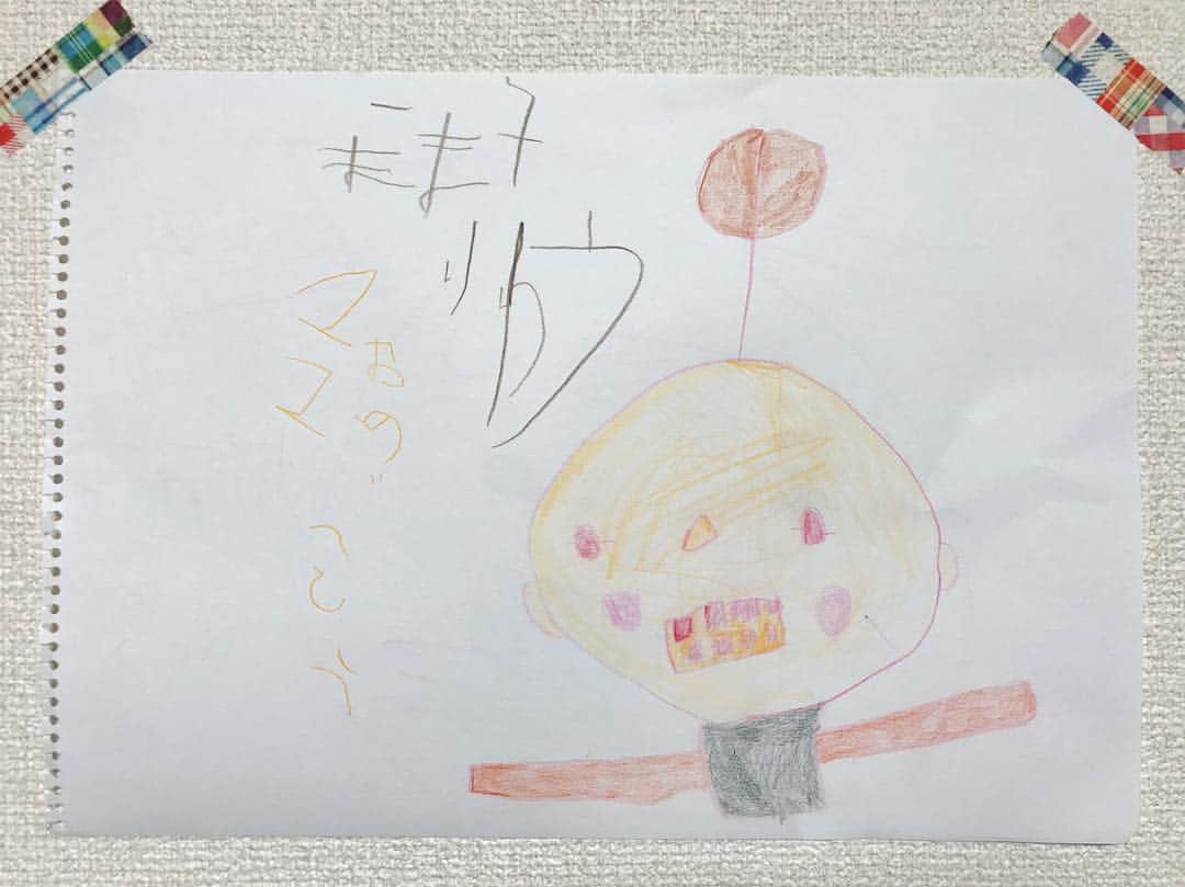 高見まなみさんのインスタグラム写真 - (高見まなみInstagram)「34歳になりました。 いつも髪くくってるから、 ママもついにコロ助かな。  #コロ助 #4歳の絵 #平成最後の #天皇誕生日」12月23日 11時33分 - manami_takami