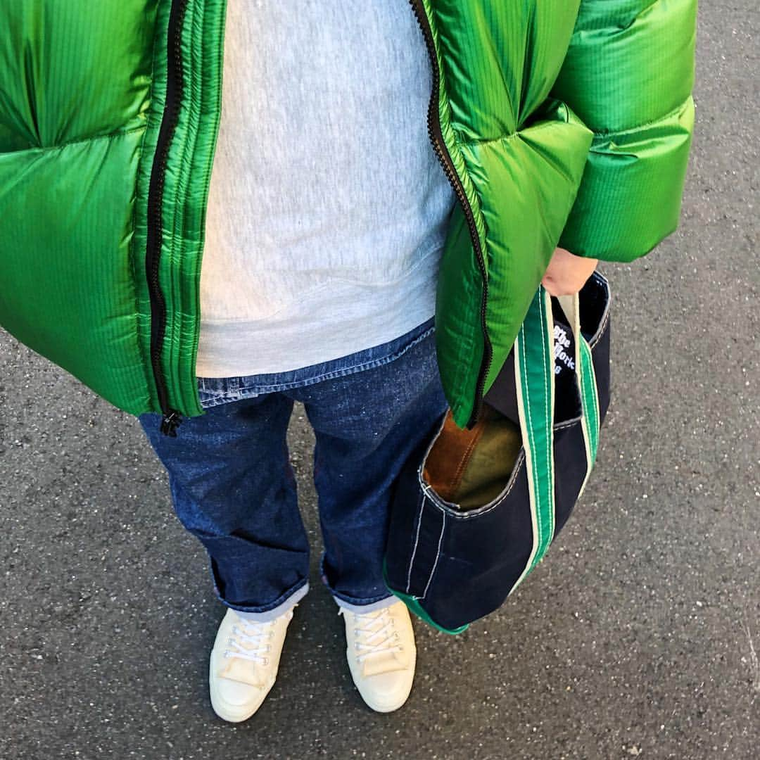 the.daily.obsessionsさんのインスタグラム写真 - (the.daily.obsessionsInstagram)「Today's Outfit. ↓ ＊#RockyMountainFeatherbed NICE STUFFIN' Down Parka ＊70's Vintage #Champion Solid Tag Reverse Weave Sweat Shirt ＊60's Vintage #HERCULES by #SearsRoebuck Indigo Denim Work Shirt ＊#TheNewYorkTimes 6-Panel Twill Cap ＊60's Vintage #BIGMAC by JC.Penney Indigo Denim Work Pants ＊80's Vintage #LLbean Bort&Tote #DeluxeTote Tall Size ＊70's Vintage #Converse U.S.ARMY Gym Shoes Made in USA」12月23日 11時56分 - the.daily.obsessions