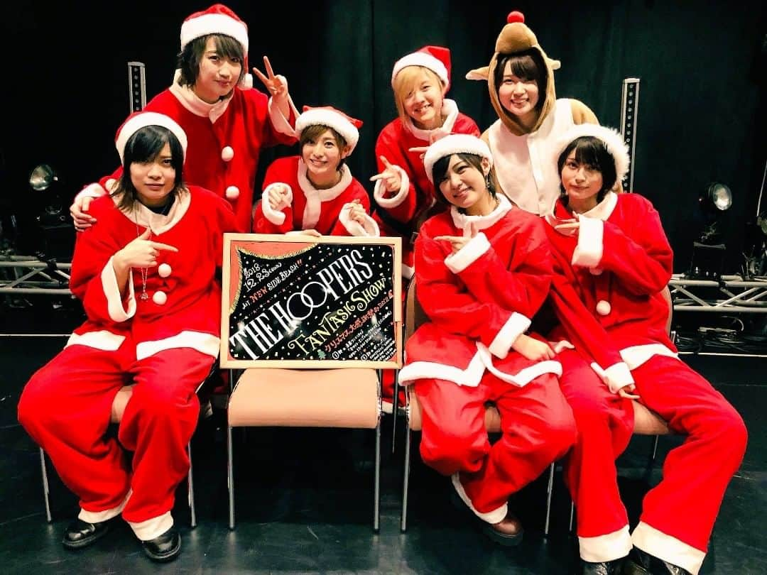 THE HOOPERSのインスタグラム：「『ザ・フーパーズ FANTASIC SHOW〜クリスマス大感謝祭〜』2daysありがとうございました🎅🎄 素敵なクリスマスをお過ごし頂けましたでしょうか？✨ １月には東名阪ツアー、ザ・フーパーズとしてのラストライブもございます🌹 最後までFANTASIAを一緒に創りましょう💋 ▶︎http://thehoopers.jp/schedule/」