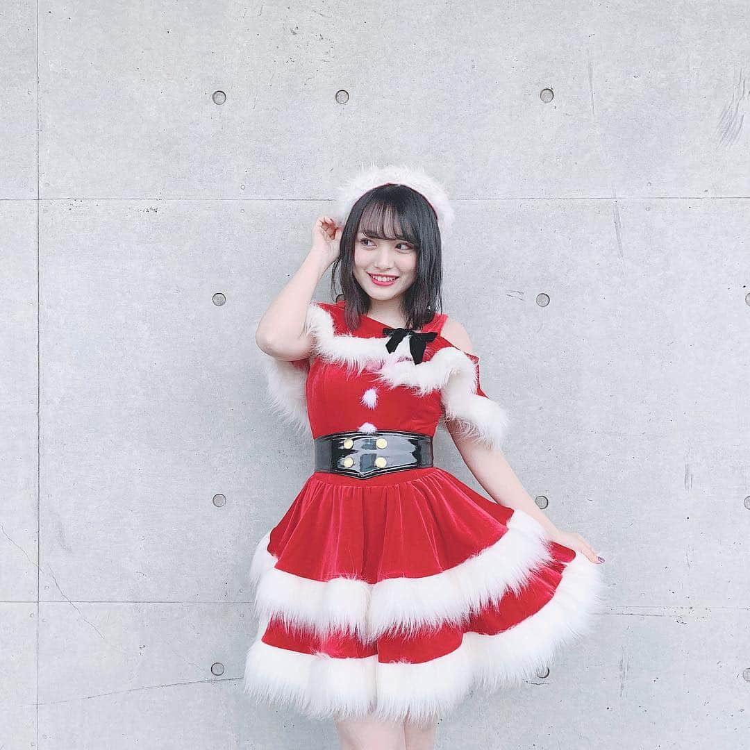 向井地美音さんのインスタグラム写真 - (向井地美音Instagram)「* もうすぐクリスマス〜🎅🎄 #握手会 #サンタコス」12月23日 23時09分 - ___mion.m