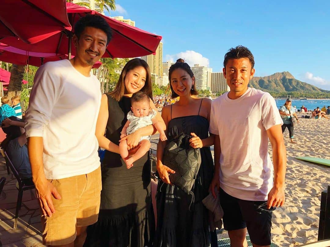 渡部博文のインスタグラム：「大好きな栗さんfamilyと☕️ レイソルの時は何度も叱られたな アドバイスも沢山もらった。 引退は寂しいけど、 次は選手を支える側としてどんなコーチ、監督になるのか楽しみです。 弥生ちゃんは明るくて、エネルギーに満ち溢れていて元気になりました！ 改めて栗さん現役生活お疲れ様でした！！ #kashiwareysol  #visselkobe  #栗澤僚一 #渡部博文」