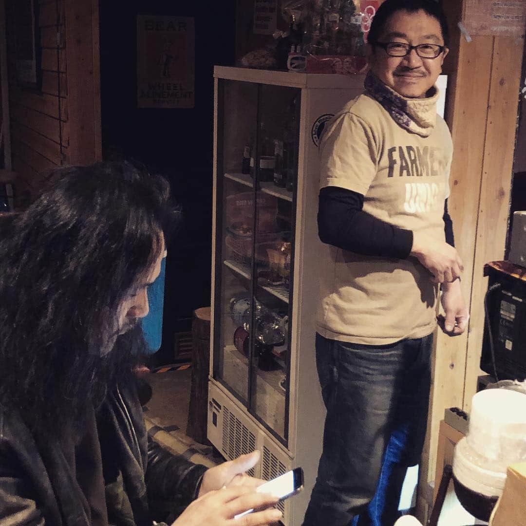 山川のりをのインスタグラム：「今夜は奈良県大和高田市ジャムストックにてギターパンダライブです。18時/19時、2000円+D。共演はクマ。剣持クマちゃんと何曲か合奏ありです。お近くの方々会いにきてアイニージュー！」