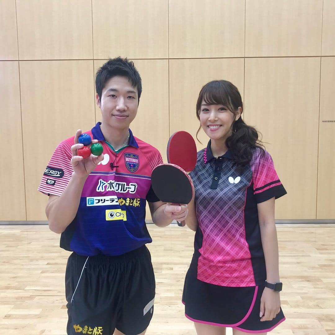 鷲見玲奈さんのインスタグラム写真 - (鷲見玲奈Instagram)「. 今夜のスポーツウォッチャーは、スペシャル第２弾です✨ 先日取材した水谷隼選手が登場😊 グランドファイナルやTリーグでお忙しい中、ありがとうございます😢 . 日本卓球界を長年牽引してきた水谷選手、やはりすごかったです…！！😨 衝撃の神業をお見逃し無く！！！ . ヒントは、手に持っている3つのボール✨ 今夜23時からのスポーツウォッチャーで、ぜひご覧下さい😊 . . #スポーツウォッチャー #水谷隼 選手 #卓球」12月23日 16時56分 - sumi__reina