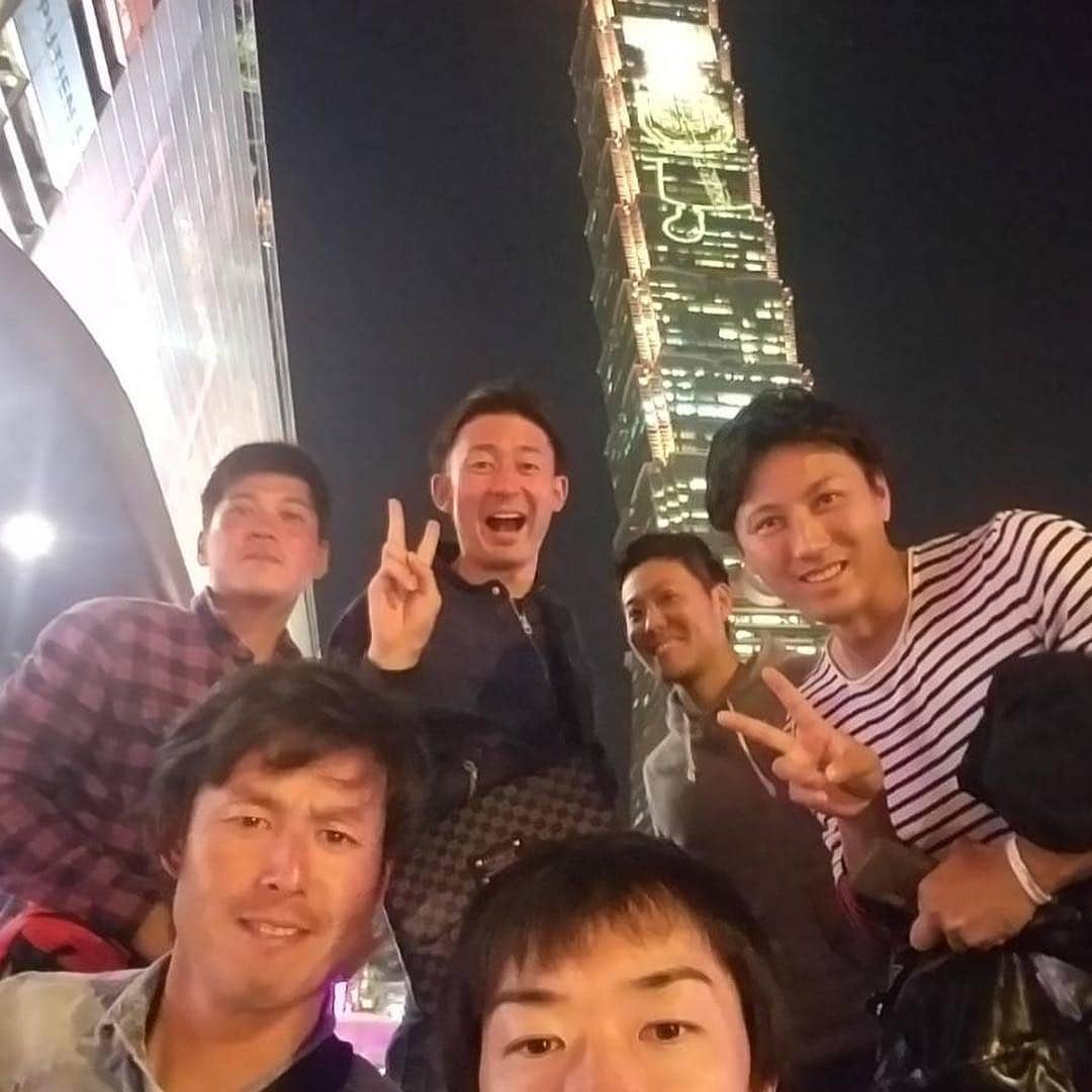 藤原虹気のインスタグラム：「台北満喫シタナー 台北まで行って釣りシタナー  #埼玉西武ライオンズ#台湾#台北＃優勝旅行#釣り#ブラックバス」