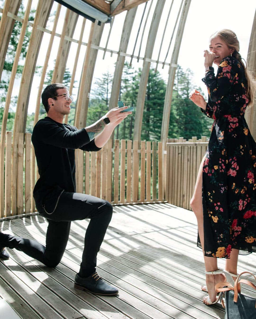 デビー・ライアンのインスタグラム：「My dude asked me on a date. I said yeah because I always want to go on dates with him. Then he asked me to be his dude forever He does things well, and right. His timing has pressed us and never failed us. He’s sincere and fun and disciplined and strong as heck and a nerd and a rockstar and a good midwestern man and a silly shirtless boy, and his family is endlessly warm and delightful.  I have two parents and a brother; they’re superheroes, just champions and they’re my home. They’ve been the only thing that moves my needle with the fierceness of deep empathy.  I have never found that out in the world. I guess I figured it wasn’t a connection you could stumble upon, only something you could only be born into.  Falling in love with joshua was discovering it in the wild. Building it with him, building in certainty, infinite in wonder. Our own lil family.  Feels like growing up and moving through life is just evolving through different types of complicated. He is where all the voices narrow into one sound. My only simplicity, where the important things are clear and the other things aren’t that important.  He’s my heart outside my body. He’s a cold water awakening and a warm bed; he’s the place I can rest. Dudes for life.  It was a really good date.」