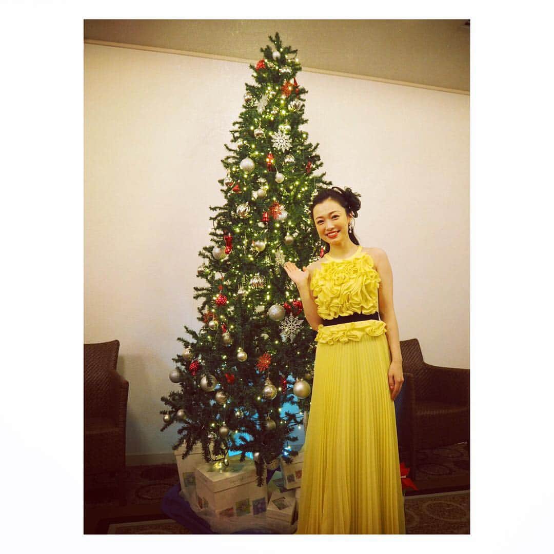 西田あいさんのインスタグラム写真 - (西田あいInstagram)「Merry Christmas🎄✨ ・ #素敵なクリスマスイヴを #素敵なクリスマスを #このドレスお気に入り #bcbgmaxazria  #happyxmas #love」12月24日 8時32分 - nishidaai
