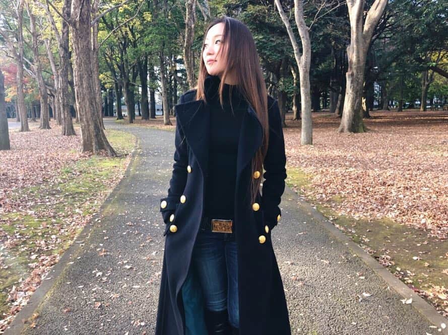 NOHANAのインスタグラム：「ベビドンごっこpart②🍁 口パク下手すぎる😂💦 ・ #安室奈美恵 #namieamuro #安室ちゃん #アムラー #アム活 #アムコス#babydontcry #ベビドン #ベビドンコート #SLY #ベビドンごっこ #代々木公園 #紅葉 #のはなみえ」