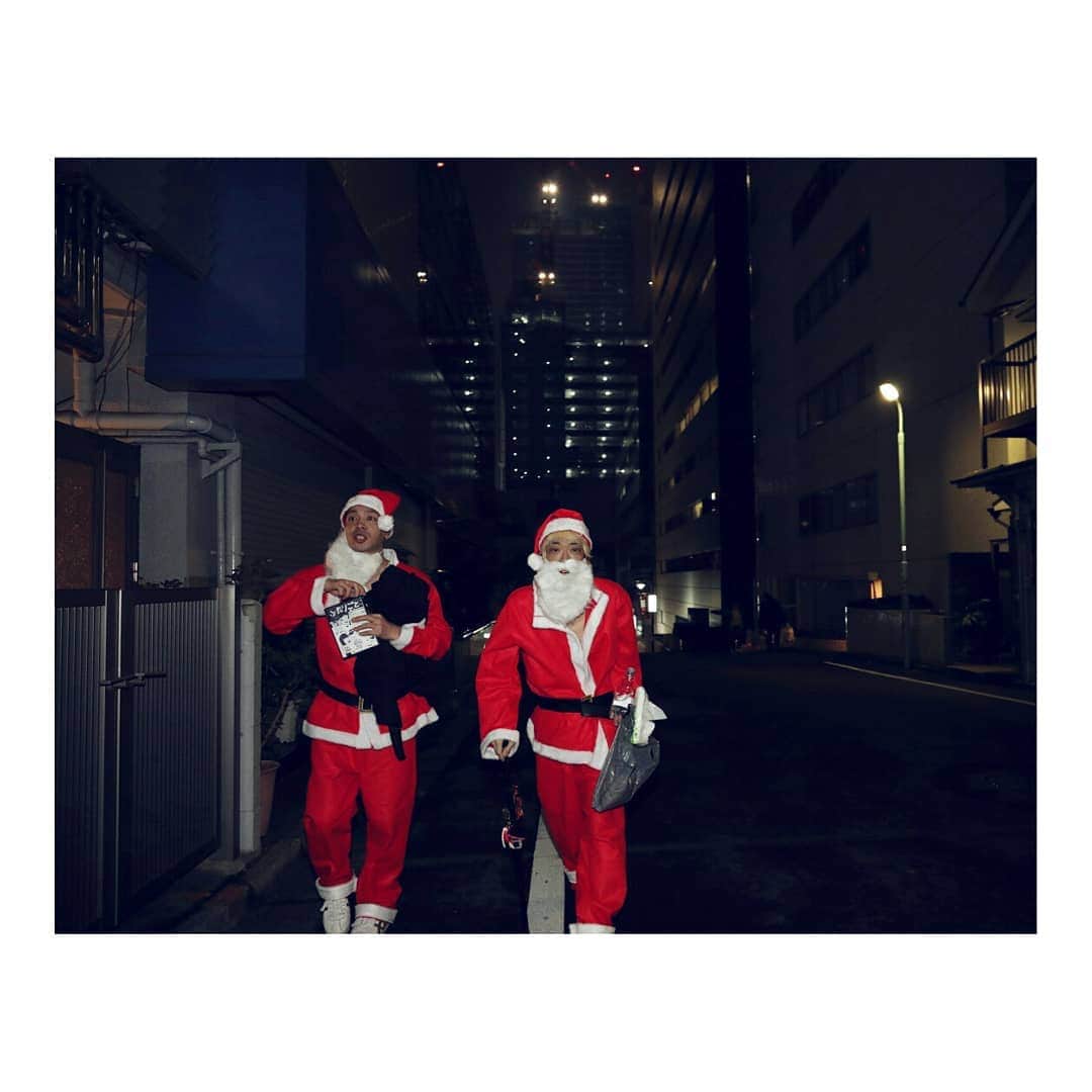 峯田和伸のインスタグラム：「渋谷ラママ / イノマー&ミネタのクリスマスショー  いちばんやさしいひと。生きる才能をもってるひと。ねえ、イノマーさん。ねえ、僕ね、大好きだあ。 #真夜中のふたりごと」