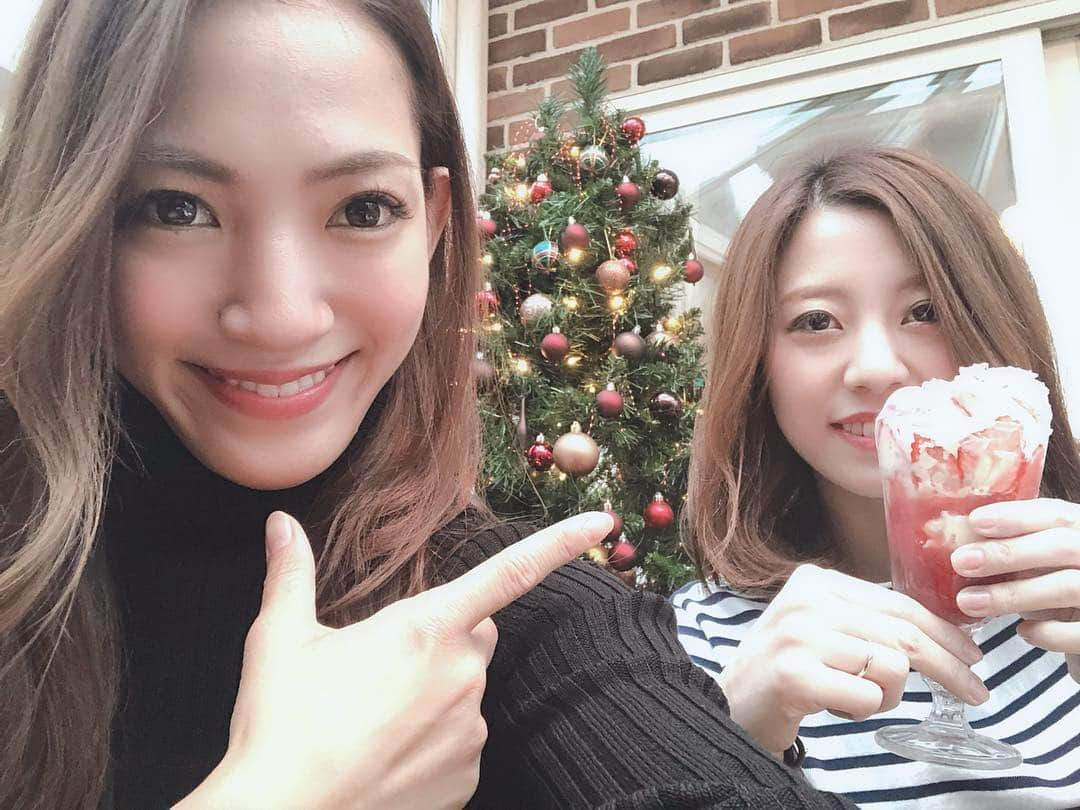 那須愛里さんのインスタグラム写真 - (那須愛里Instagram)「素敵な﻿﻿ Christmas eveを〜🎅🎄🌟﻿﻿ ﻿﻿ ﻿﻿ ﻿﻿ ﻿﻿ 私は先日は親友夫婦と👫﻿ イヴの今日は﻿ 家族とすごします👨‍👩‍👦‍👦🎄❄﻿ #christmaseve﻿﻿ #christmas﻿﻿ #HappyXmas #🎄 #🎅﻿﻿ #cafenavy #parfait ﻿」12月24日 11時56分 - aaairixoxo