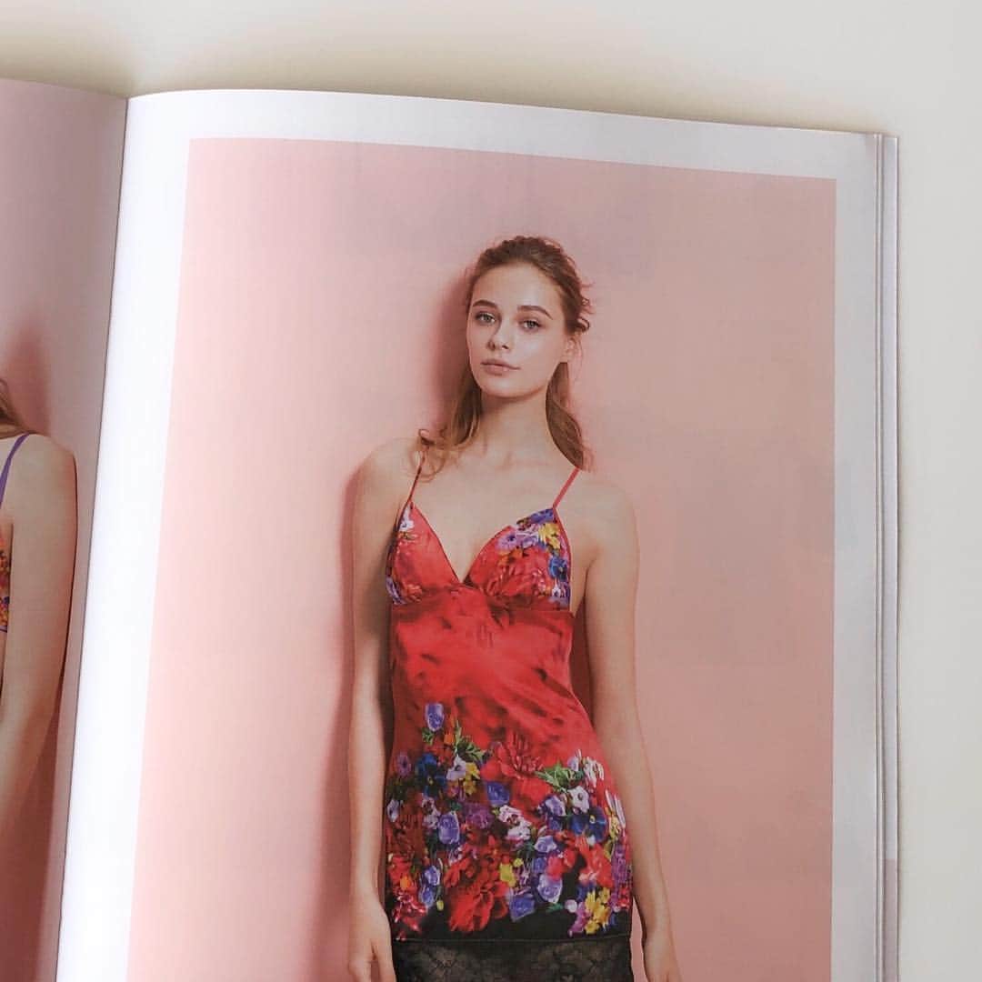 ワコールさんのインスタグラム写真 ワコールinstagram Parfage パルファージュ 蜷川実花さんのディレクションブランド M Mika Ninagawa とのコラボランジェリー 光沢感が美しい ストレッチサテンのキャミソールです Ccl411 Xmas