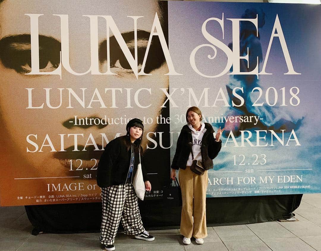 吉田夏海さんのインスタグラム写真 - (吉田夏海Instagram)「LUNATIC X'MAS 2018 LUNA SEAのライブに行ってきました🎄✨ . 今回は昔のアルバムの再現という事で昔ライブで聴いてた曲、その頃を思い出す懐かしいライブだったんじゃないかと思います🖖😌💭 . あたしはその頃のライブはわからないけど好きな曲ばかりでほんとに楽しかった❣️ . 今年も最高でした🤘🤘🤘 . #lunasea  #live」12月24日 12時58分 - natsumiiiiiiiiiii