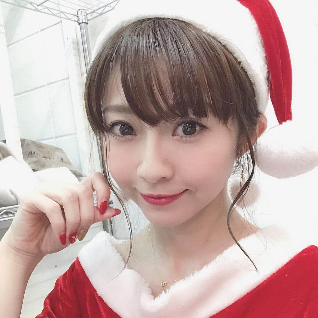 折原みかさんのインスタグラム写真 - (折原みかInstagram)「happy happy merrychristmas ive🎄🎁 ステキなクリスマスになりますように💕 #クリスマス #メリークリスマスイブ #メリクリ #前夜祭 #おりりんサンタ #サンタクロース #サンタコス #王道サンタ #xmaseve #happy #cristmas」12月24日 12時51分 - mikaorihara