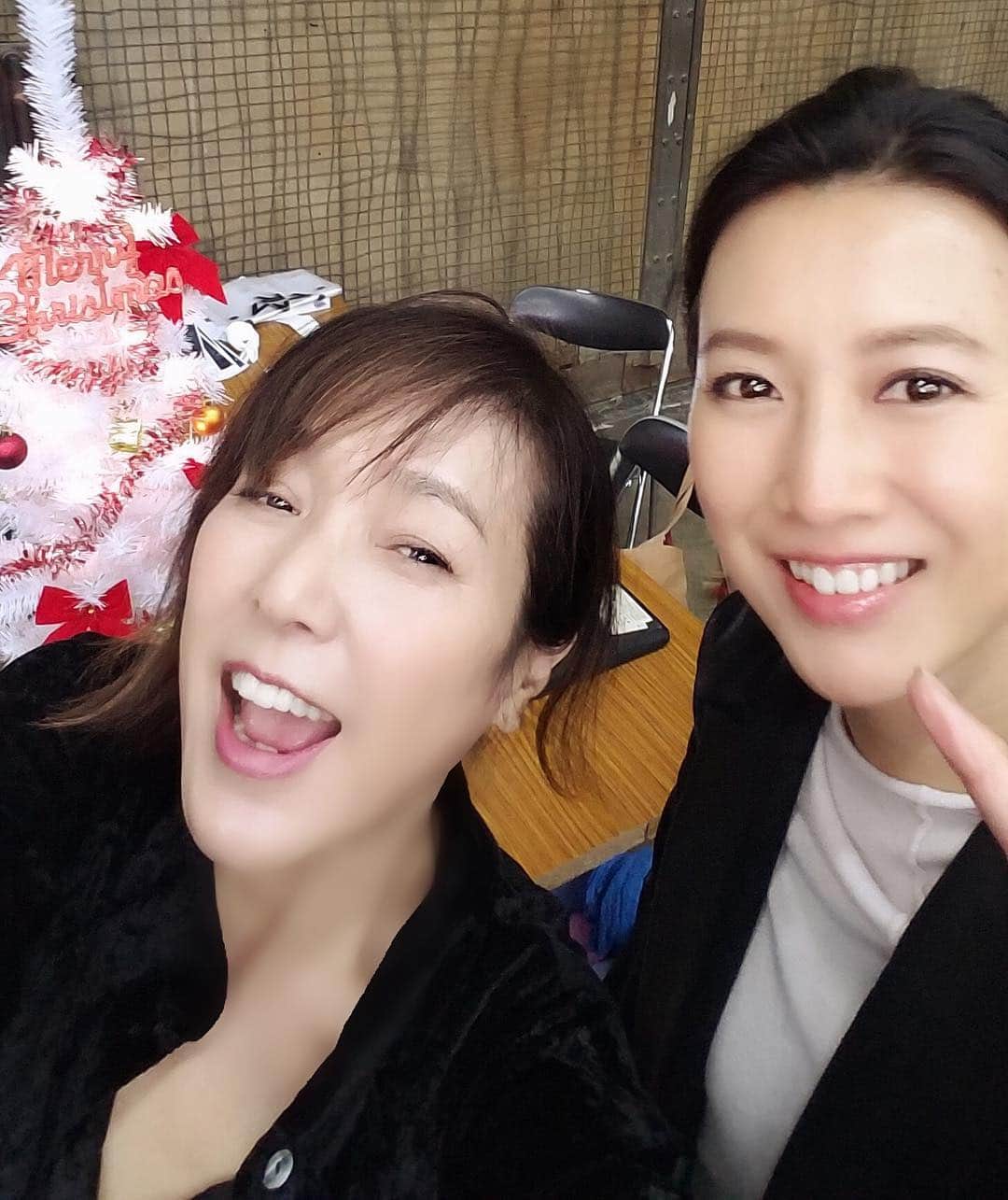 のインスタグラム：「戸田菜穂サン、タ！突然スタジオに会いに来てくれて😂嬉し😂この小鹿の様な瞳😆😆😆すきすき💘」