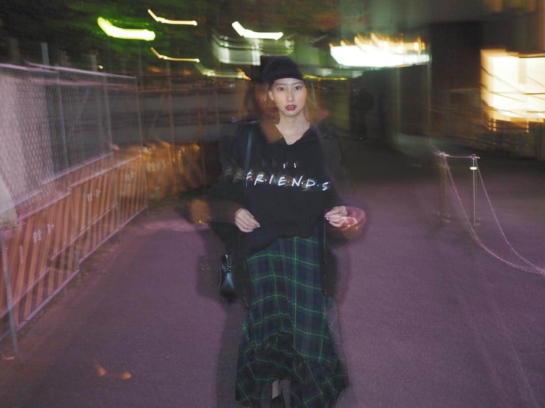 河北麻友子さんのインスタグラム写真 - (河北麻友子Instagram)「FASHION HAT: CA4LA JACKET: I.AM.GIA HOODIE: H&M SKIRT: Zara BOOTS: Dr.Martens BAG: Gucci  #FASHION #OOTD #麻友コーデ #MayuPics #麻友ぴく」12月24日 13時14分 - mayukokawakitaofficial