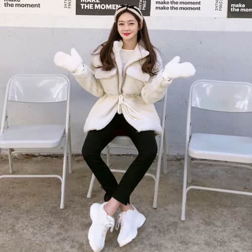 minsshopさんのインスタグラム写真 - (minsshopInstagram)「【新作5%off】 ポケットキルティングジャケット【全3色】 今年の冬，活用度高いジャケット! 羊毛素材で可愛い演出! 詳しくはプロフィールHPからご覧下さい。 #minsshop #韓国ファッション #ミンスショップ #コーデ #洋服 #ファッション#今日の服 #今日のコーデ#秋冬#今日のファッション #セルカ #デートルック#フェミニン #fashion #fashionstyle #style #ootd #outfit #selfie #code #プチプラ#プチプラコーデ#カジュアルコーデ #オルチャン#冬コーデ#オフィスルック#トレンド#大人女子#お洒落さんと繋がりたい#インスタ女子」12月24日 14時00分 - minsshop_jp