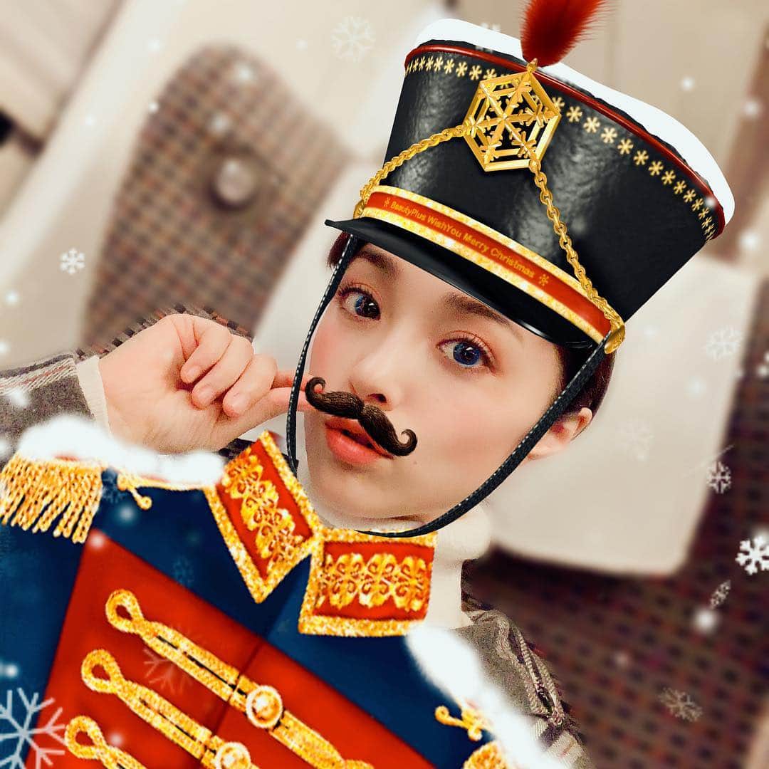 みひろさんのインスタグラム写真 - (みひろInstagram)「クリスマスイヴだね🔔 サンタさん来ないかな… こっちから行っちゃおっかな✨ #mihiro #christmas」12月24日 14時41分 - mihiro0519