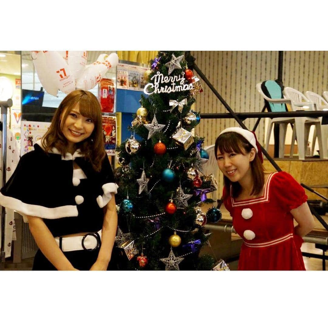 本間成美さんのインスタグラム写真 - (本間成美Instagram)「メリークリスマス🎄❤️✨イヴ🤶🤶🤶🤶🤶🤶🤶 #メリクリ#クリスマス#xmas#❤️❤️ #本物の#サンタさん#来てください🙏 #チャレンジマッチ#アイキョーボウル#胴長すぎて#おヘソが出た#ブラックサンタ#参上 #今日は#相模原パークレーンズ ですよ」12月24日 15時17分 - narumi517