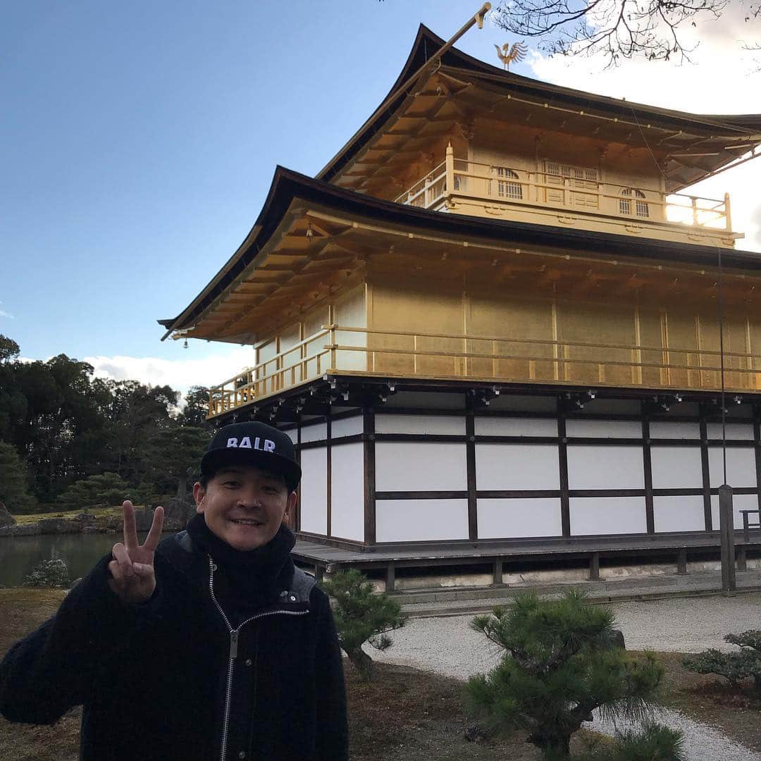 ノブ さんのインスタグラム写真 - (ノブ Instagram)「メリークリスマス。金閣寺。 毎回思ってたより金。 #メリークリスマス #観光 #京都」12月24日 15時40分 - noboomanzaishi