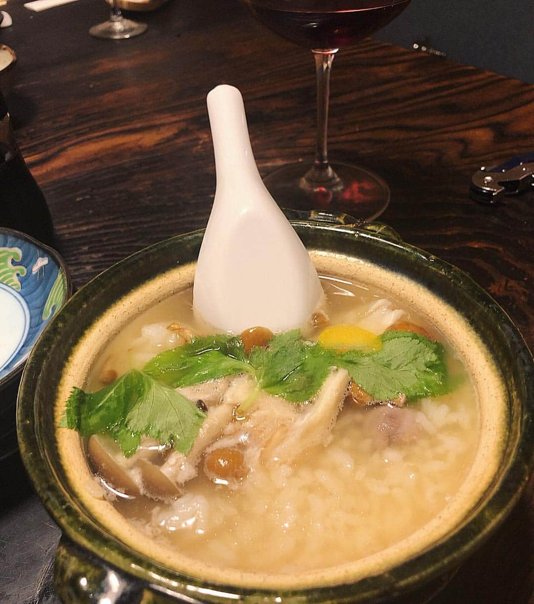 濱野りれさんのインスタグラム写真 - (濱野りれInstagram)「'Takajyokotobuki'  #Reservation ➡︎ Members only #Taste ➡︎ A This restaurant specialized in Duck cuisine. Located in Asakusa. I bring bottle of red wine this time, the  another person bring champagne. I can drink more than usual when I eat  the Duck dishes!! 😂 I can say that 'kotobuki' is the best Duck restaurant in Tokyo!! . メリークリスマスイブ🎄💓 . #rirelog#takajyoukotobuki#kotobuki #duck#duckcuisine#chickendinner#chickenrestaurant#tokyoeats#toptokyorestaurants#asakusa#tokyogourmet  #鷹匠壽#壽#予約困難#食べログ高評価#食べログ4#鴨料理#鴨#鳥料理#浅草#浅草グルメ#東京グルメ」12月24日 15時44分 - riregram