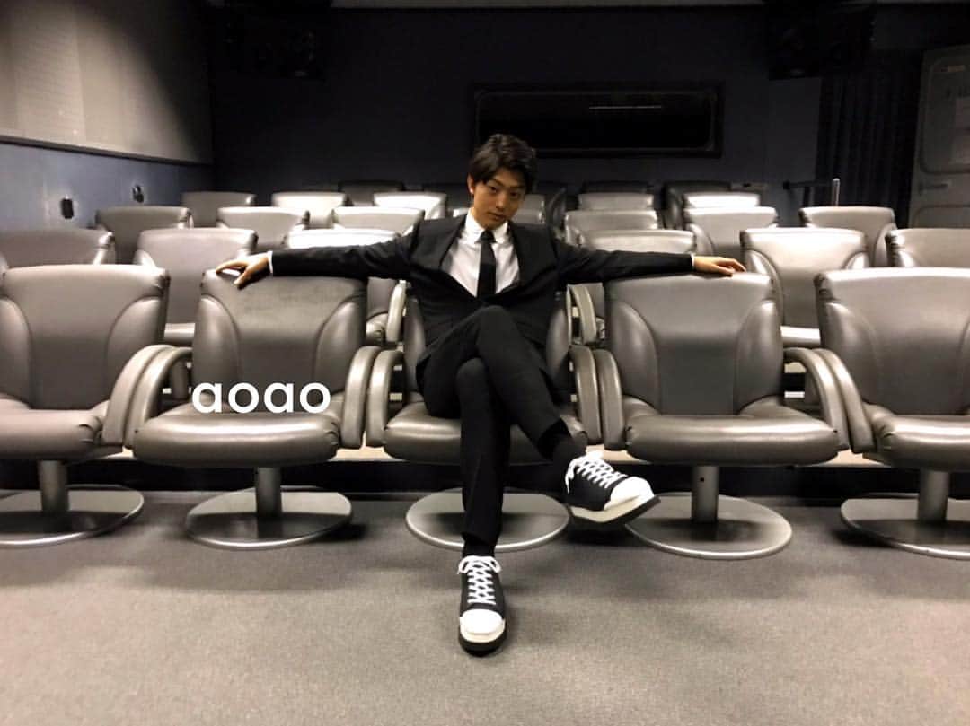 のインスタグラム：「伊藤健太郎出演『アシガールSP』はNHK総合で、このあと21時から！！ 家族揃ってご覧下さい！！ . https://www.nhk.or.jp/dsp/ashigirlsp/ . @aoao_tt_  #aoao #伊藤健太郎  #アシガールSP  #若君  #JRSKISKI  #この雪には熱がある #新幹線でゲレンデへ  #あさま  #はくたか  #かがやき ‪#Maxとき  #とき  #Maxたにがわ  #たにがわ  #はやぶさ  #はやて  #やまびこ  #なすの  #スーパーこまち  #こまち  #つばさ  #シンカリオン  #今日から俺は #この恋はツミなのか #ムビふぁぼ #健太郎ANN0 #春のめざめ  #惡の華」