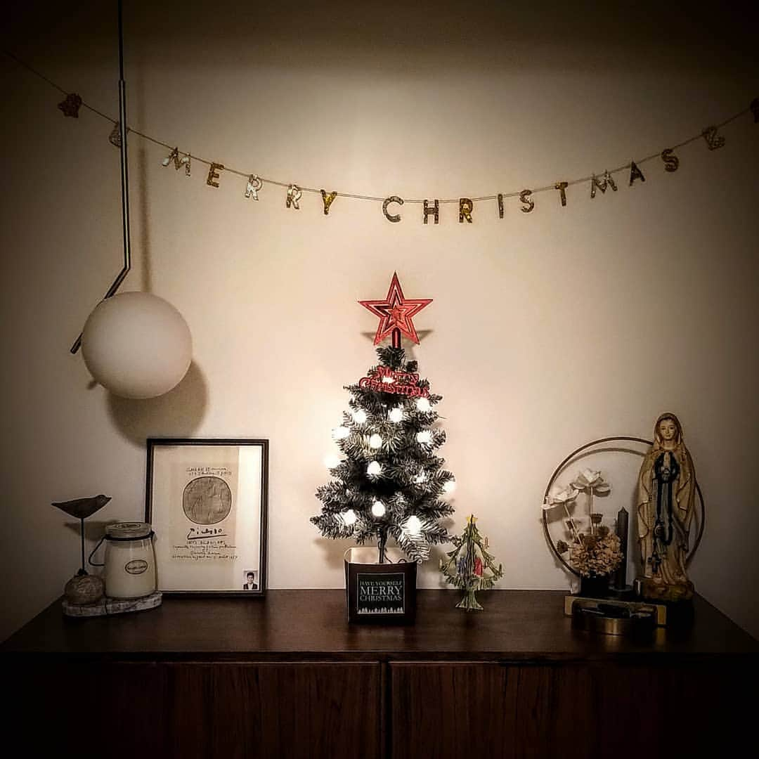 チ・ジニさんのインスタグラム写真 - (チ・ジニInstagram)「Merry Christmas ^^」12月24日 19時38分 - actor_jijinhee