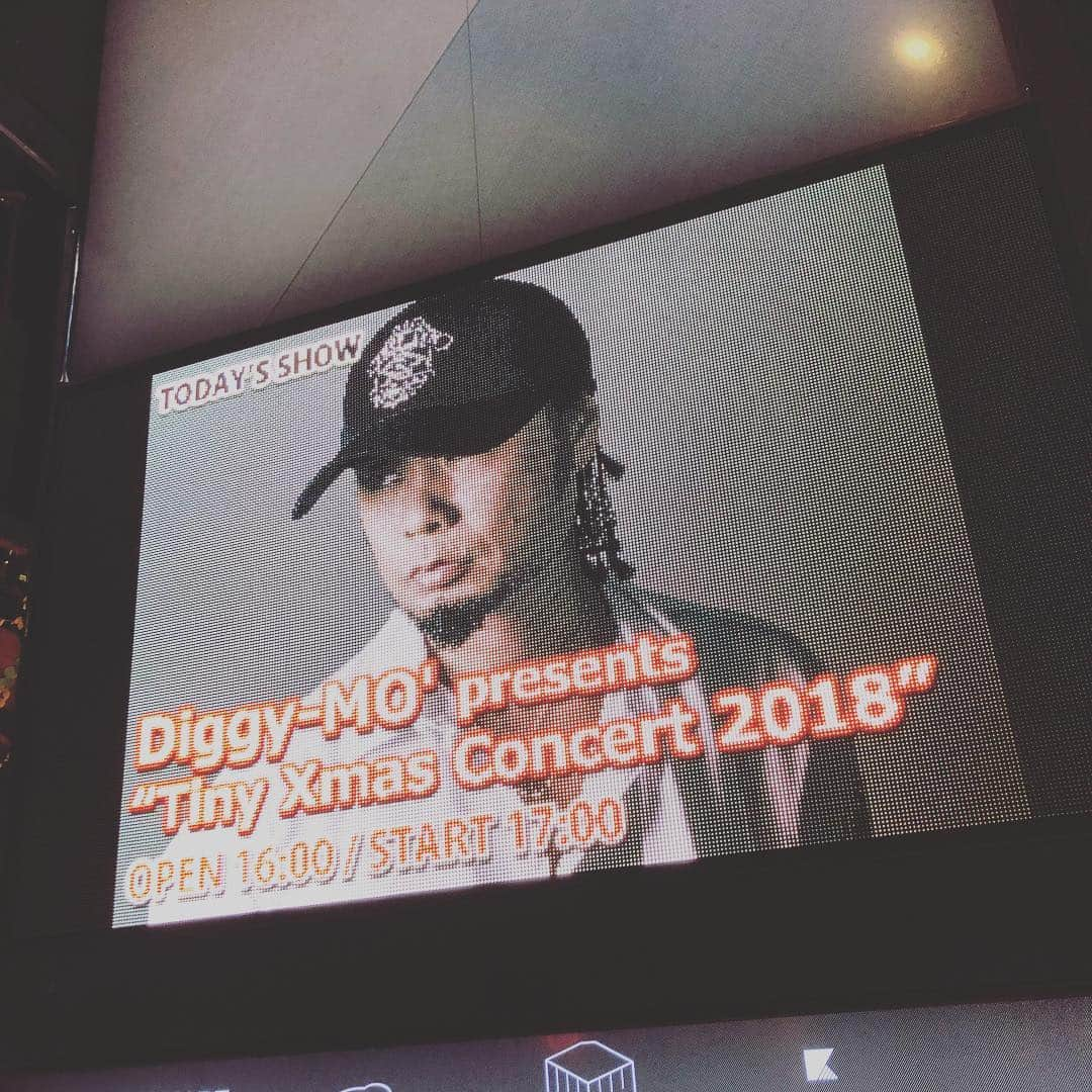 KOHSHIさんのインスタグラム写真 - (KOHSHIInstagram)「久々Diggyのライブへ♬ 同期なんだぜ！ クリスマスらしいなんとも新鮮なライブでした！ しかし技術が相変わらず確か！ #flow#diggymo#extheater」12月24日 19時51分 - kohshi_flow