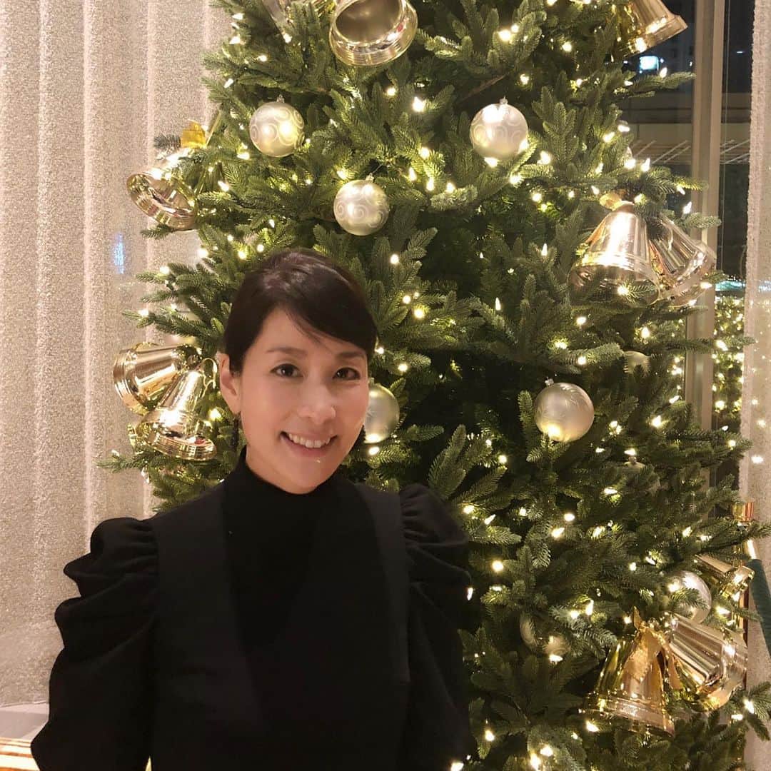 内田恭子さんのインスタグラム写真 - (内田恭子Instagram)「Happy holidays to you all!! Having dinner with my family. 今夜は両親とクリスマスディナー。  #happyholidays #merrychristmas  #christmasdinner #lovethechristmasspirit #メリークリスマス #ステキな冬休みを！ #クリスマス #家族と過ごす時間 #aliceandolivia #内田恭子 #kyokouchida」12月24日 20時01分 - kyoko.uchida.official