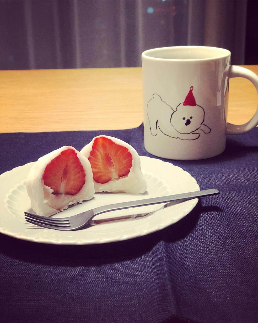 笛木優子のインスタグラム：「We are the champions, my friends。。 メリークリスマス🎄🎅🎁w  And we’ll keep on fighting ‘til the end.  We are the champions.  We are the champions.  No time for losers ‘Cause we are the champions of the world.  We are the champions, my friends,  And we’ll keep on fighting ‘til the end.  #ボヘミアンラプソディー  #wearethechampions」