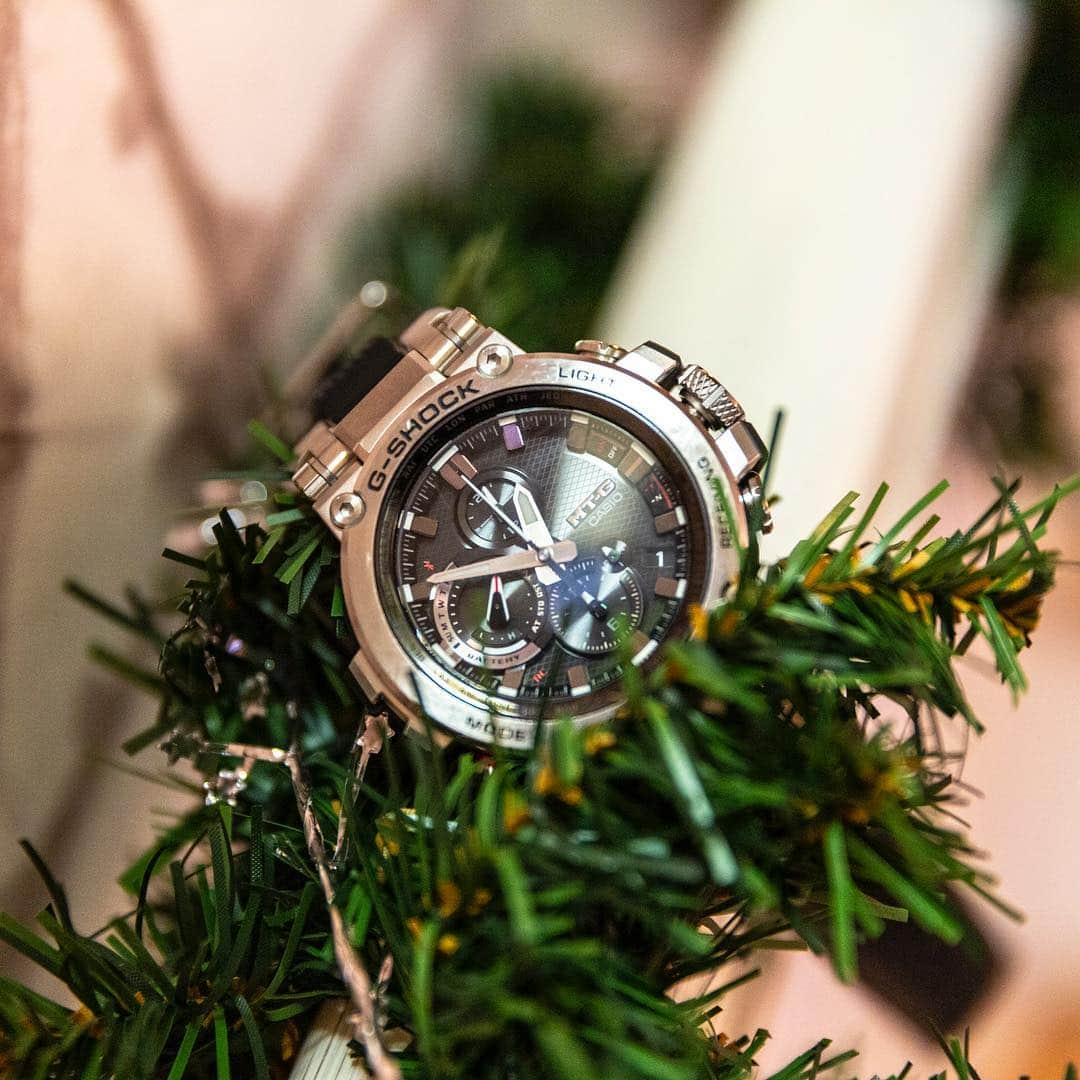 G-SHOCKさんのインスタグラム写真 - (G-SHOCKInstagram)「Decorate yourself. (🔎: #MTGB1000) #gshockstagram」12月24日 21時50分 - gshock_us