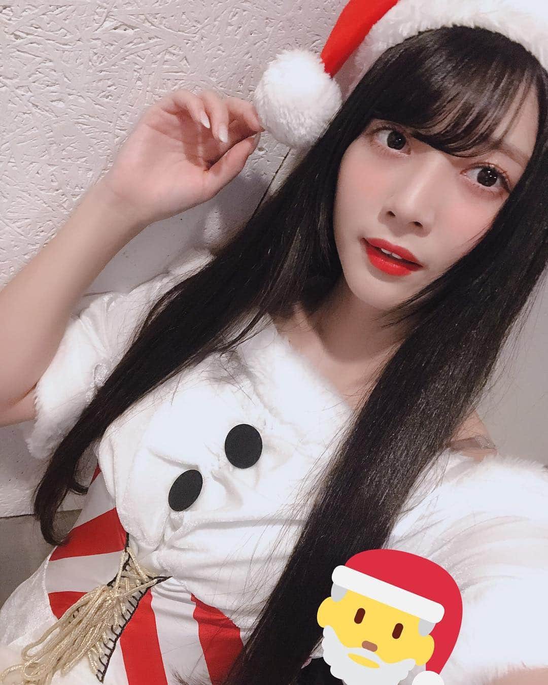 山口はのんのインスタグラム：「メリークリスマス🎅🏻🎅🏻🎅🏻 今年はトナカイと白い雪だるまっぽいの着た🎄」