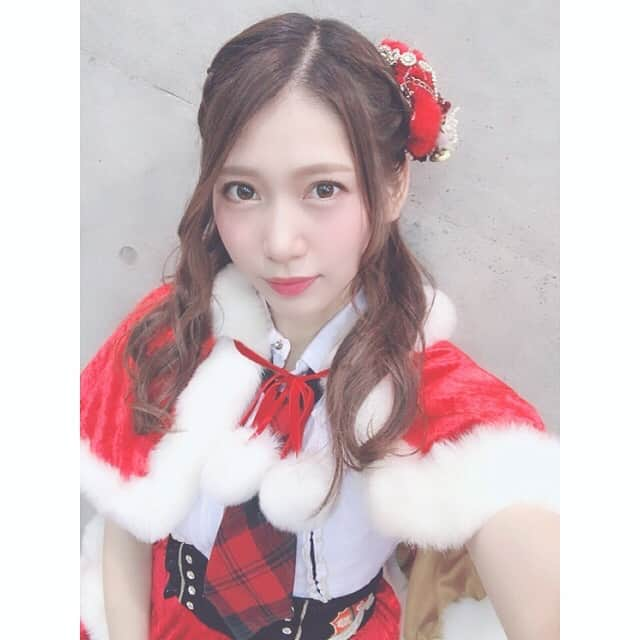 茂木忍さんのインスタグラム写真 - (茂木忍Instagram)「ハッピーメリークリスマス🎄✨ . 握手会二日間でした！ ずっとサンタさん🤶 . プレゼントは……わ、た、し💗😘笑 . . っていう冗談は置いといて😂 年内最後の握手会だったのでみなさんに年末のご挨拶をしました🌼 . 2018年の握手会は楽しんでいただけましたか？ . また来年もたくさん会いに来てくださいね🌈 私も会いに行きます！」12月24日 22時19分 - _mogi_shinobu_