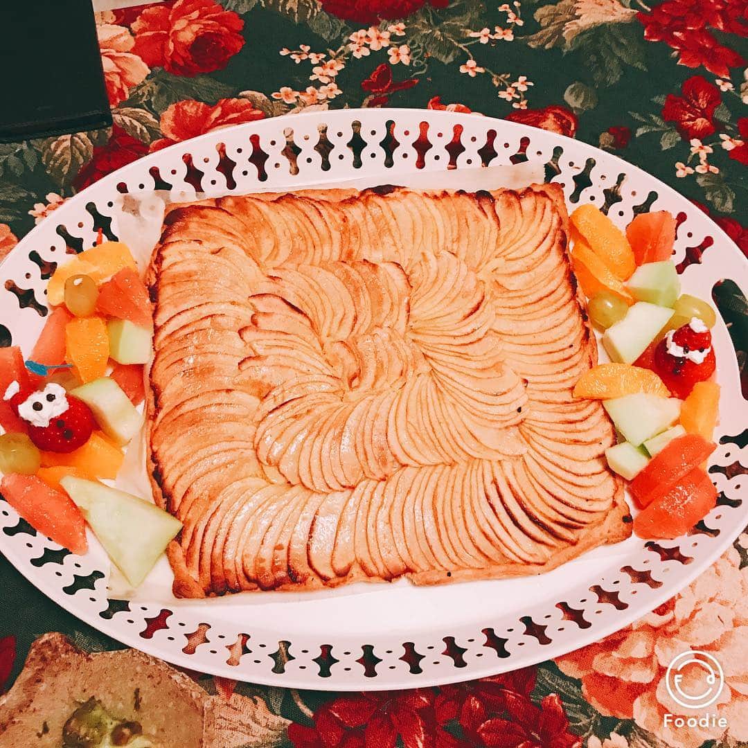 長谷川京子さんのインスタグラム写真 - (長谷川京子Instagram)「Merry Christmas🎅🎄🎂 #christmas#applepie」12月24日 23時17分 - kyoko.hasegawa.722