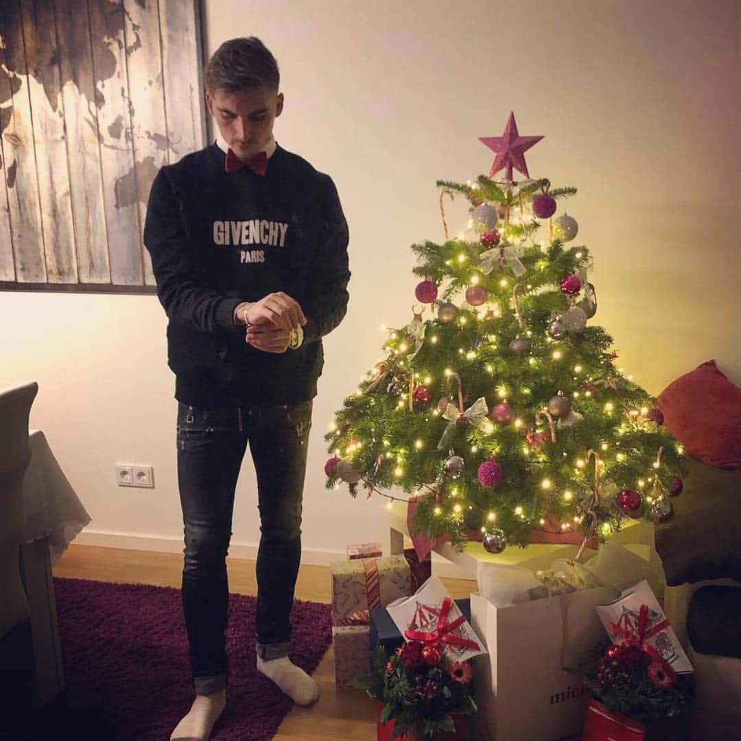 のインスタグラム：「Merry Christmas 🌲🙏🏼」