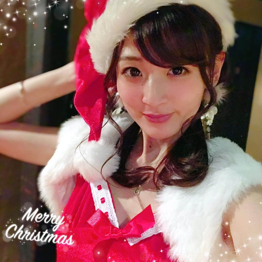 福田朱子さんのインスタグラム写真 - (福田朱子Instagram)「🎄Merry Christmas🎄❤️ 素敵なクリスマスを❤️✨ あたくしは素敵な6人と一緒なう❤️ #merrychristmas #メリークリスマス #福田朱子 #santaclaus  #サンタ #christmas2018」12月25日 13時17分 - syuko29