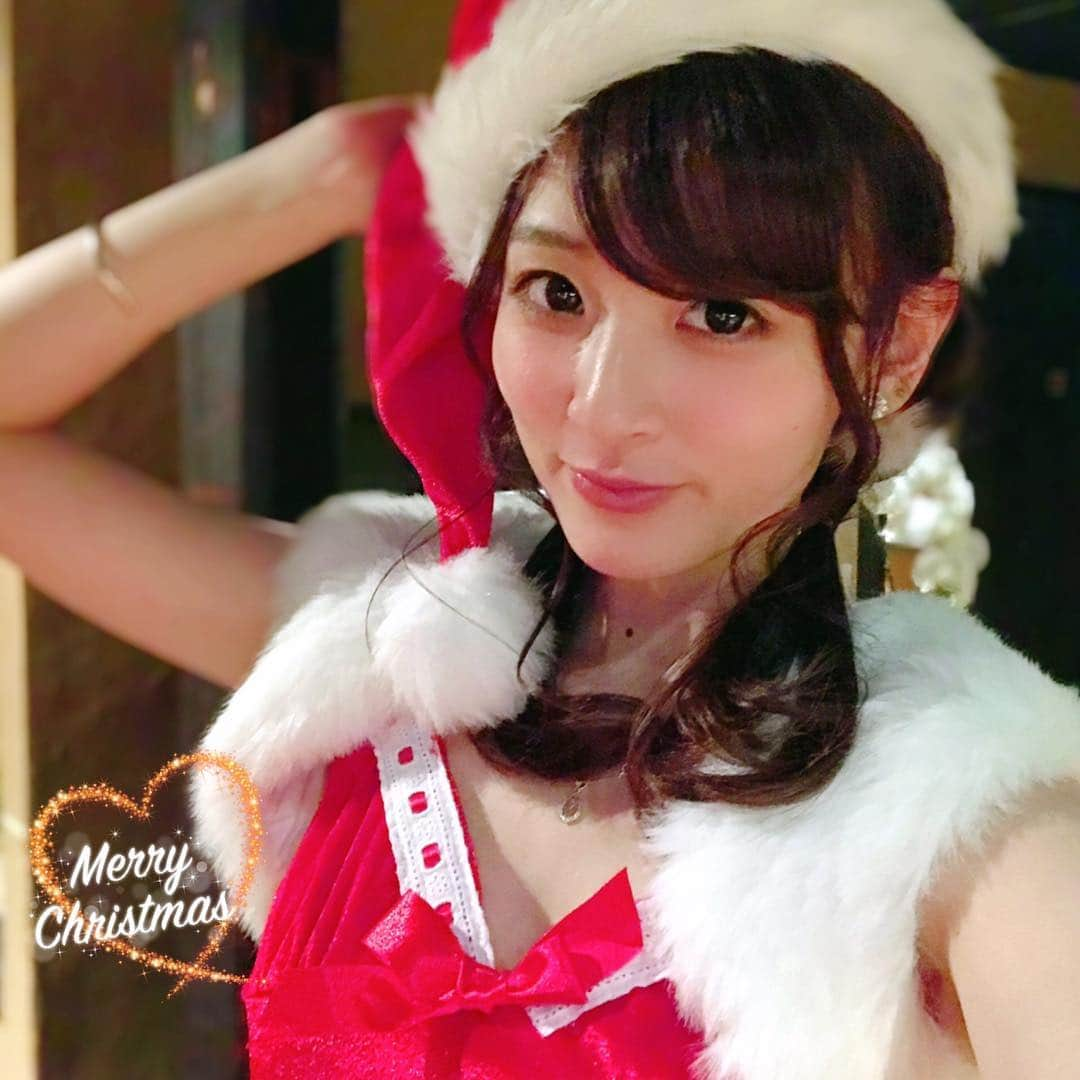 福田朱子さんのインスタグラム写真 - (福田朱子Instagram)「🎄Merry Christmas🎄❤️ 素敵なクリスマスを❤️✨ あたくしは素敵な6人と一緒なう❤️ #merrychristmas #メリークリスマス #福田朱子 #santaclaus  #サンタ #christmas2018」12月25日 13時17分 - syuko29