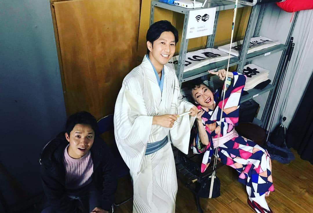 日出郎さんのインスタグラム写真 - (日出郎Instagram)「TENGUREN-MAIRU part2 backstege  #日出郎  #金原亭世之介  #松井誠  #仁科克基  #松井悠  #神木優 #渡辺裕太  #金原亭駒平  #天狗連参る其の弐  #楽屋 #舞台袖」12月25日 11時52分 - hiderou1030