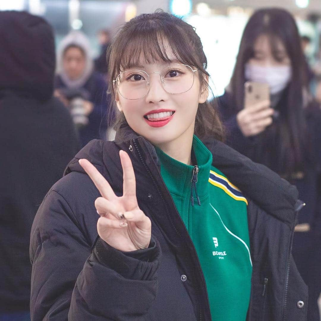 モモさんのインスタグラム写真 - (モモInstagram)「♡ [Fantaken] 181220 - Gimpo Airport to Japan -  #MOMO #트와이스 #모모 #平井もも #もも #TWICE © moingxtwice」12月25日 13時06分 - momojype