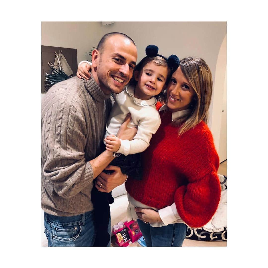 ルカ・アントネッリのインスタグラム：「Buon Natale a tutti 🎄🎅🏻🤶🏻 @martacomparoni」
