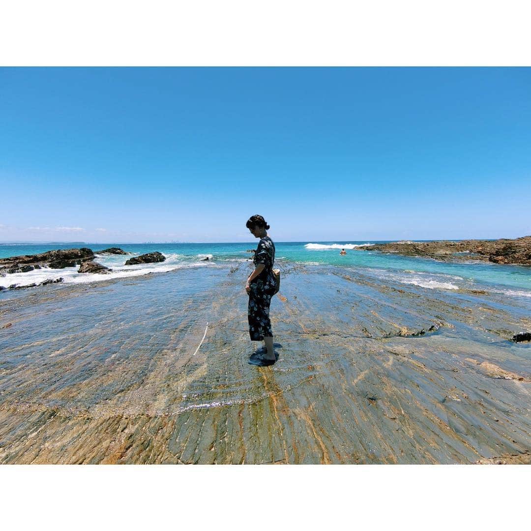 的場絢香さんのインスタグラム写真 - (的場絢香Instagram)「#20181225﻿ ﻿ Snapper rocks.﻿ ﻿ _____________________ #マトバの海外旅行記  #australia #goldcoast」12月25日 22時35分 - ayaka_matoba