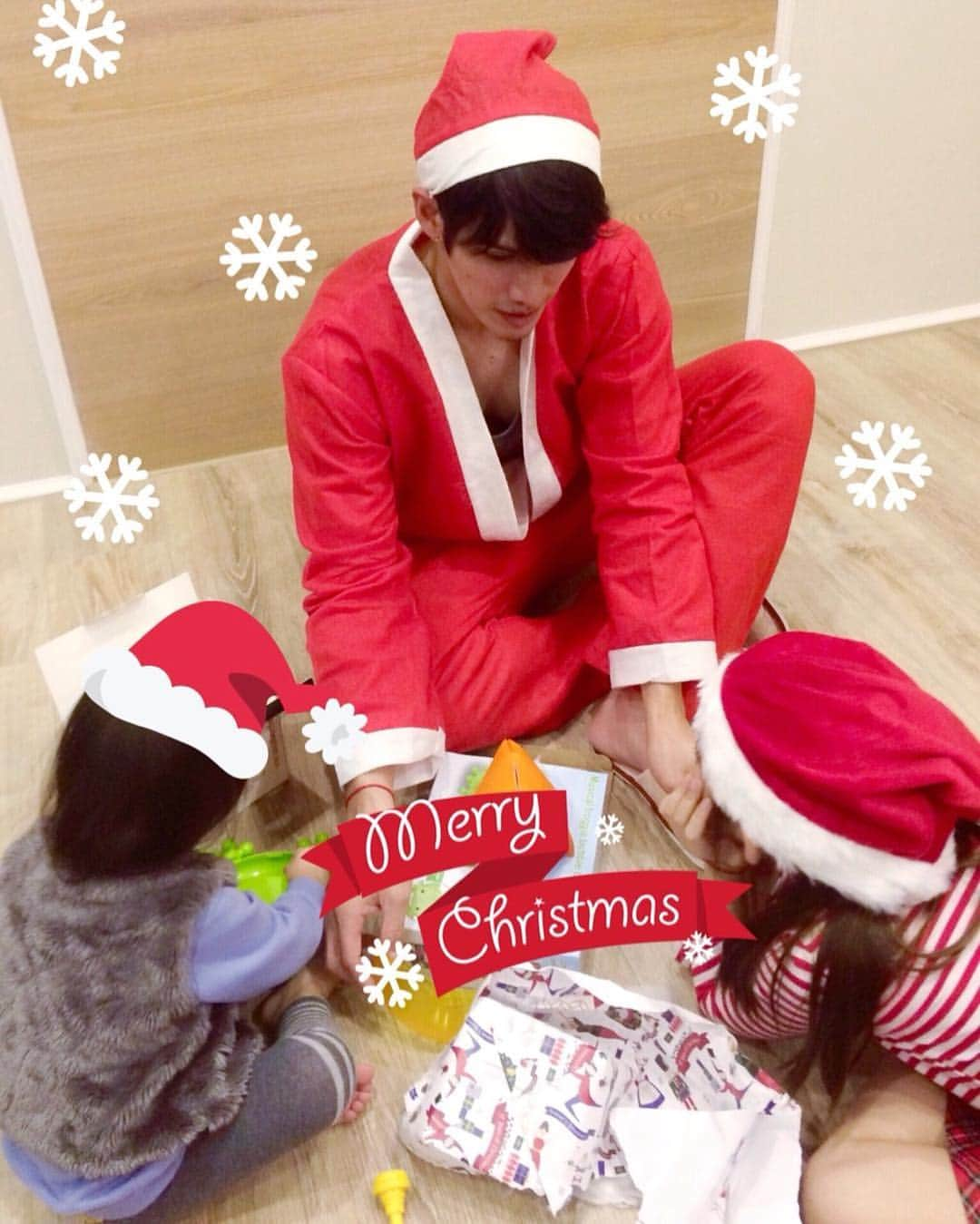 陽岱鋼さんのインスタグラム写真 - (陽岱鋼Instagram)「🎄🧤🧣🎁❣️」12月25日 21時44分 - dkyoh