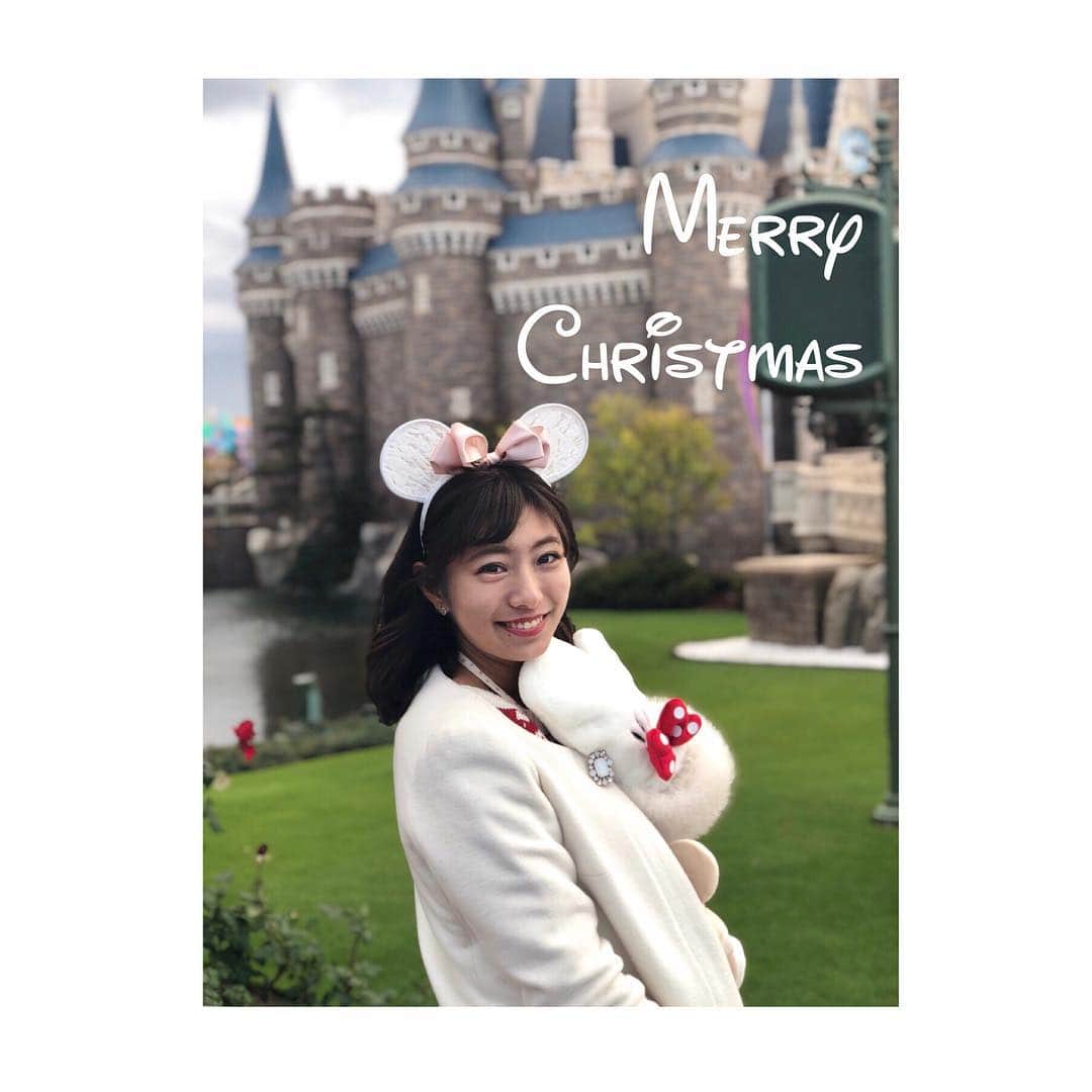 白戸ゆめのさんのインスタグラム写真 - (白戸ゆめのInstagram)「🎄❤️⭐️🎄❤️⭐️🎄❤️⭐️🎄 . Happy Merry Christmas 👼 サンタさん来なかったなあ。。🤶💭 . #クリスマスディズニー #毎年恒例 #35周年ようやく #セレブレーションホテルディスカバー #来年はミラコスタに泊まりたいなあ。。。🤤 #KSB #クリスマスパーティー #アナウンサー #先輩みんな大好き💕 #ゆめサンタ #いとこの子供に今年もプレゼント👶🎁」12月25日 13時31分 - yumeno.s_