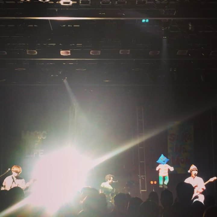 森野光晴のインスタグラム：「メリークリスマス #SAKANAMON #ケーキ売りの女の子 #幻冬18」