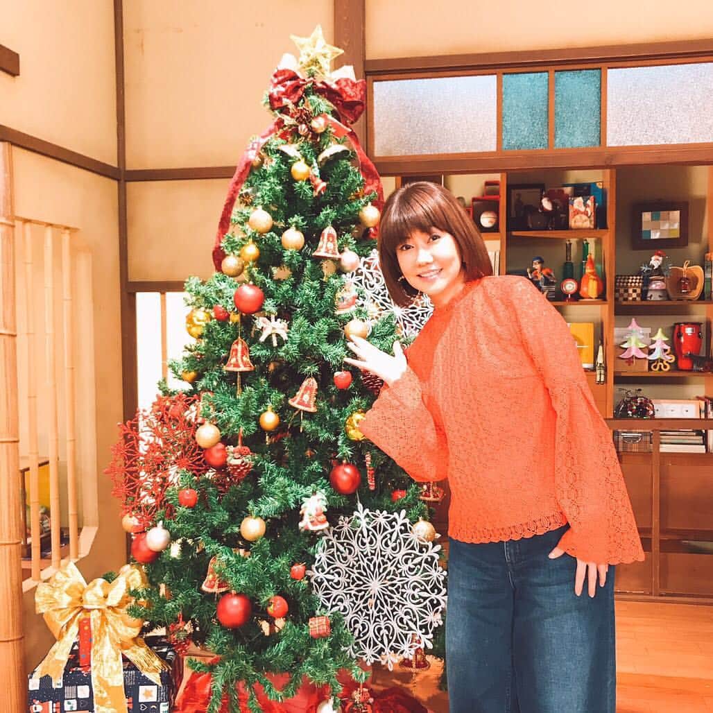 松本伊代さんのインスタグラム写真 - (松本伊代Instagram)「#MerryChristmas #よ〜いドン #今年最後のよ〜いドン #セット前」12月25日 18時01分 - iyo14_official