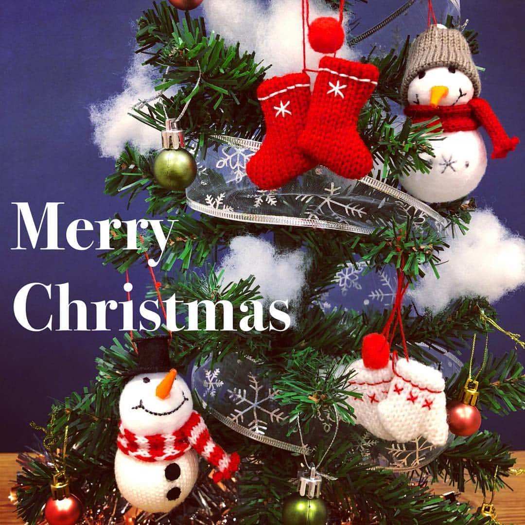 cando/キャンドゥさんのインスタグラム写真 - (cando/キャンドゥInstagram)「Merry Christmas!! 素敵なクリスマスになりますように。 #キャンドゥ #cando #100均 #100円ショップ #雑貨 #クリスマス #ツリー #クリスマスツリー #christmas」12月25日 18時19分 - cando_official