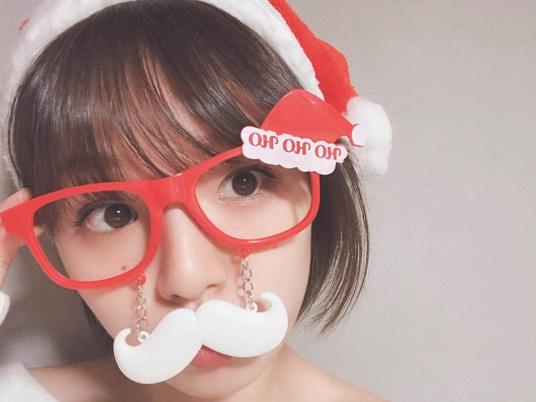 篠崎愛さんのインスタグラム写真 - (篠崎愛Instagram)「メリークリスマス🎅🎄✨ #daisoメガネ」12月25日 20時46分 - shinopp._.ai